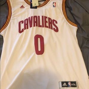 Kevin love cavs Jersey he still a cavs player